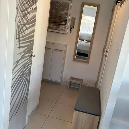 : En Rez De Jardin *