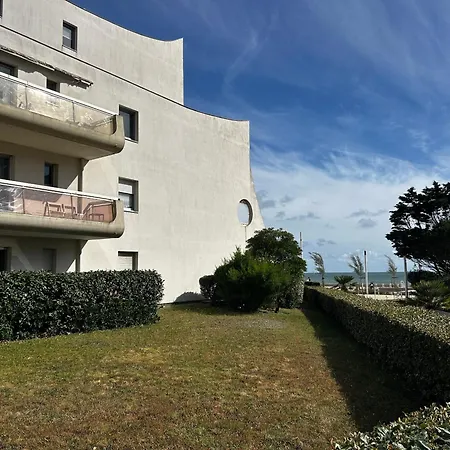 : En Rez De Jardin Daire La Baule