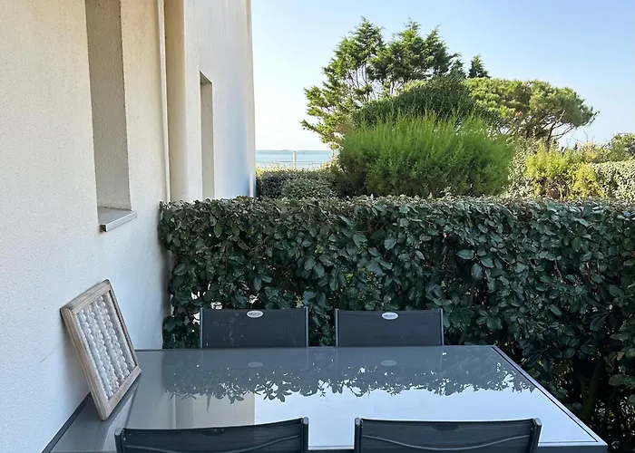 : En Rez De Jardin *